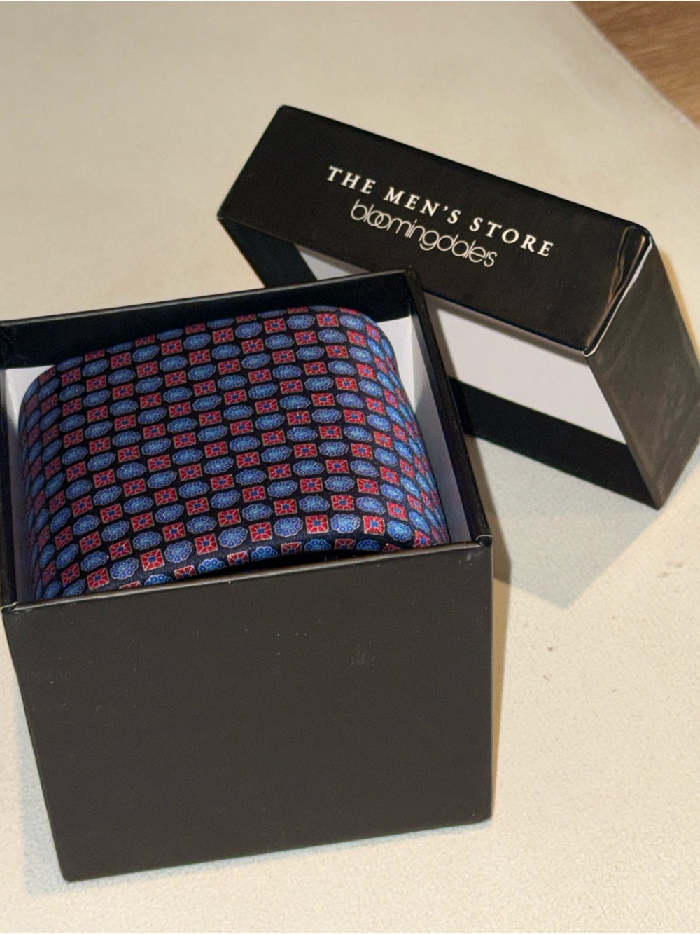 Zegna Men's Navy and Red Geometric Silk Tie